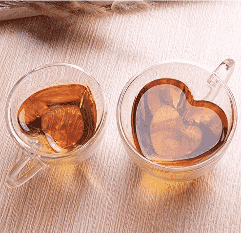 Tasse en verre en forme de coeur à double paroi en verre isolé